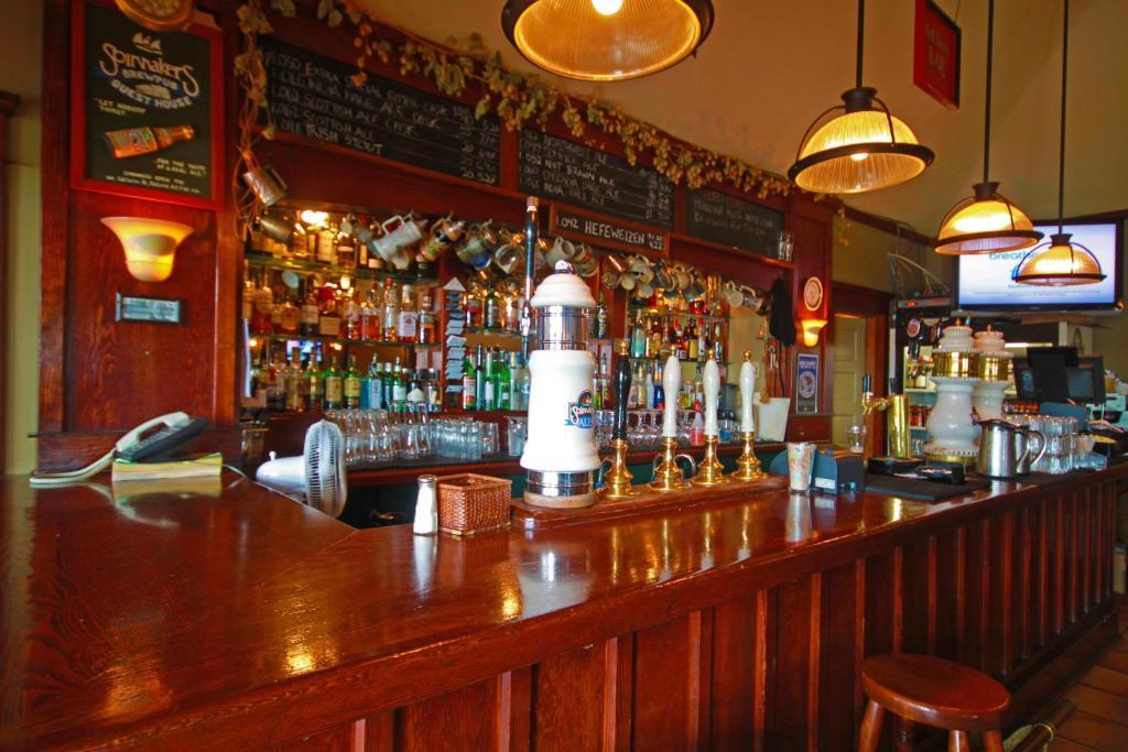 Spinnakers Gastro Brewpub & Guesthouses Victoria Kültér fotó